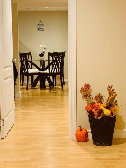 Finished 2 Bedroom Apartment In An Upscale Area Of Ajax Extérieur photo