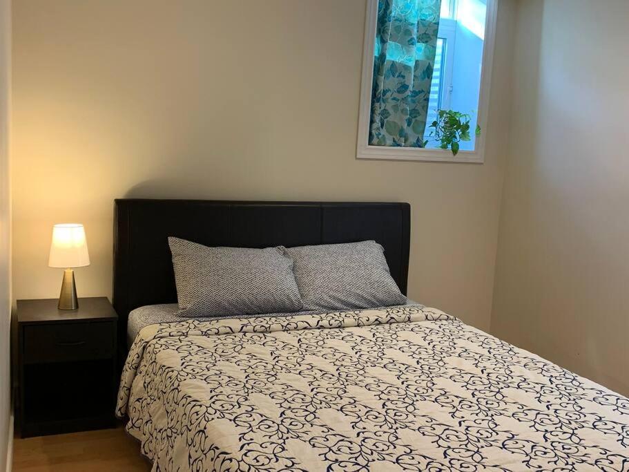 Finished 2 Bedroom Apartment In An Upscale Area Of Ajax Extérieur photo