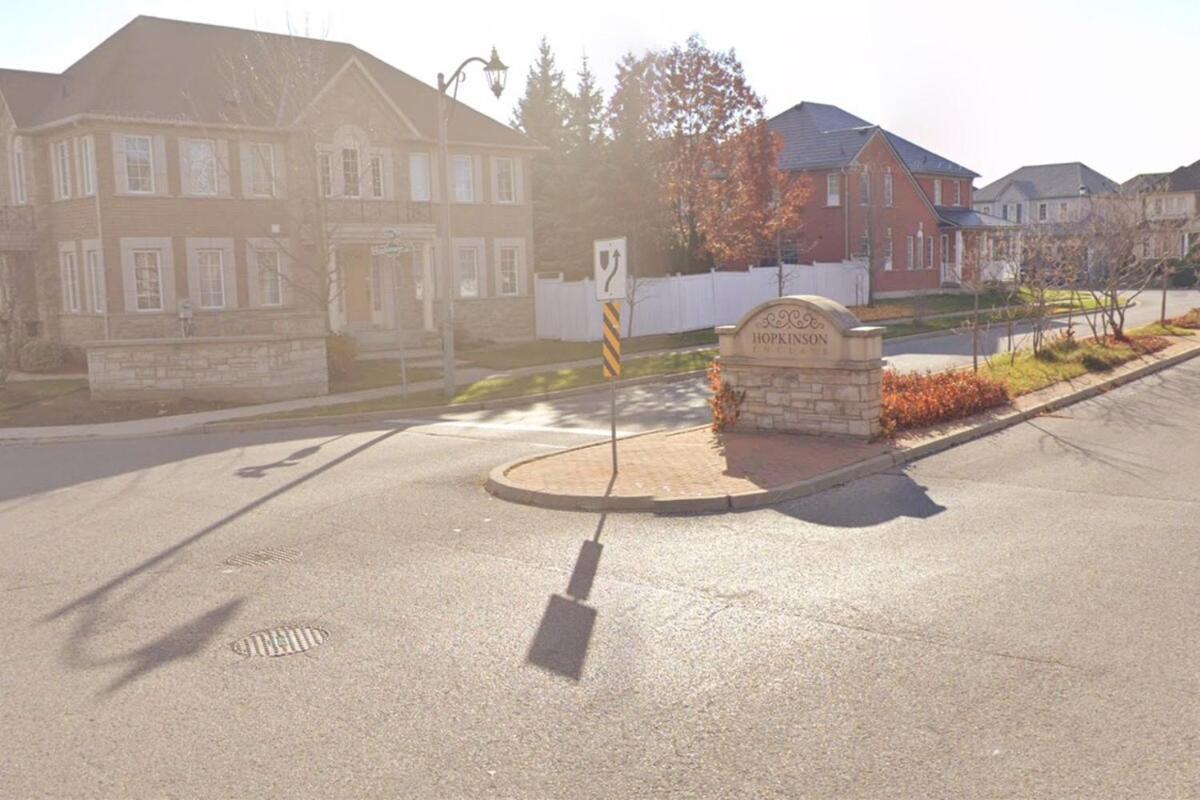 Finished 2 Bedroom Apartment In An Upscale Area Of Ajax Extérieur photo