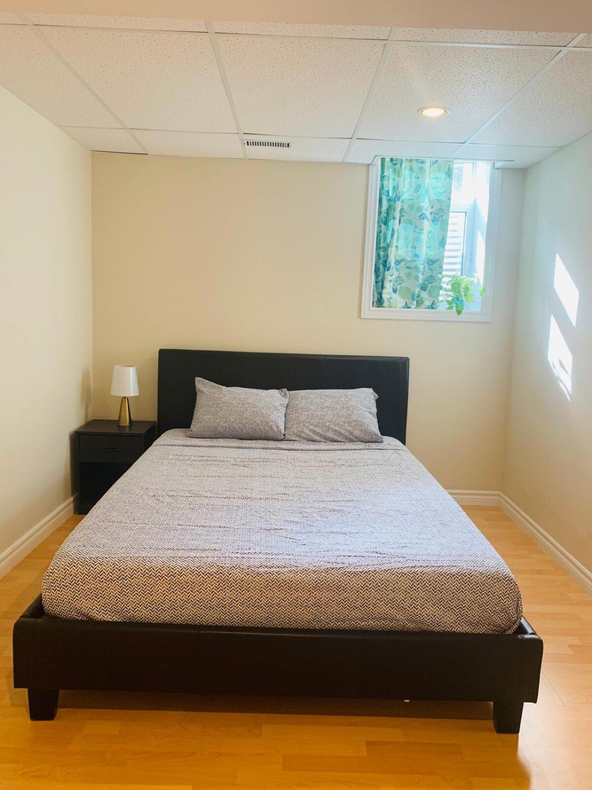 Finished 2 Bedroom Apartment In An Upscale Area Of Ajax Extérieur photo